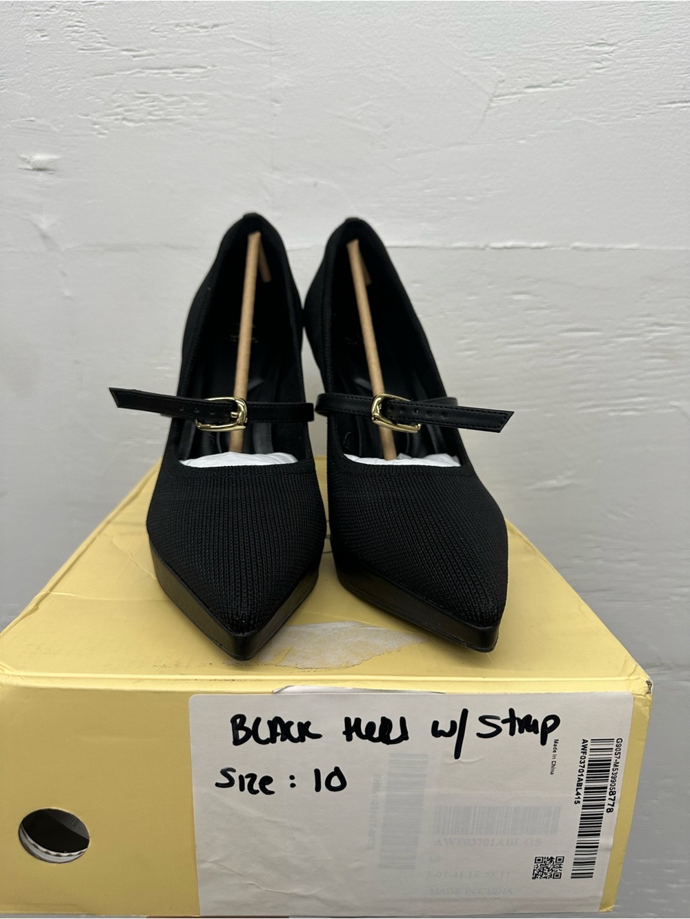 Cosy island black heels with strap